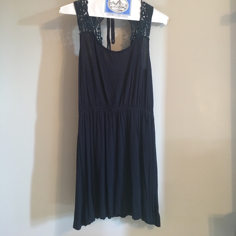 🌺 2/$18 Pretty Navy Dress with Crochet details